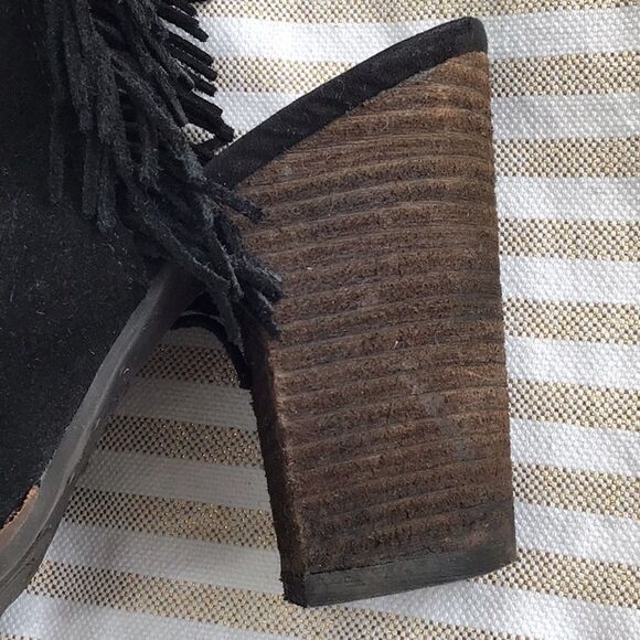 Lucky Brand LANTAU Black Fringe Suede Boho Chic Block Heel Ankle Bootie Sandals - Picture 9 of 15